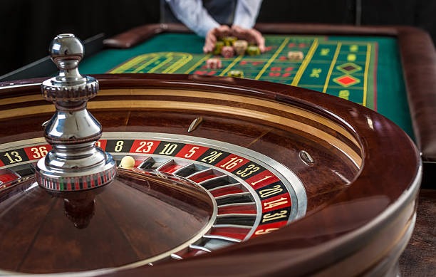 keluaran kl mobile app interface showing live football markets and casino games